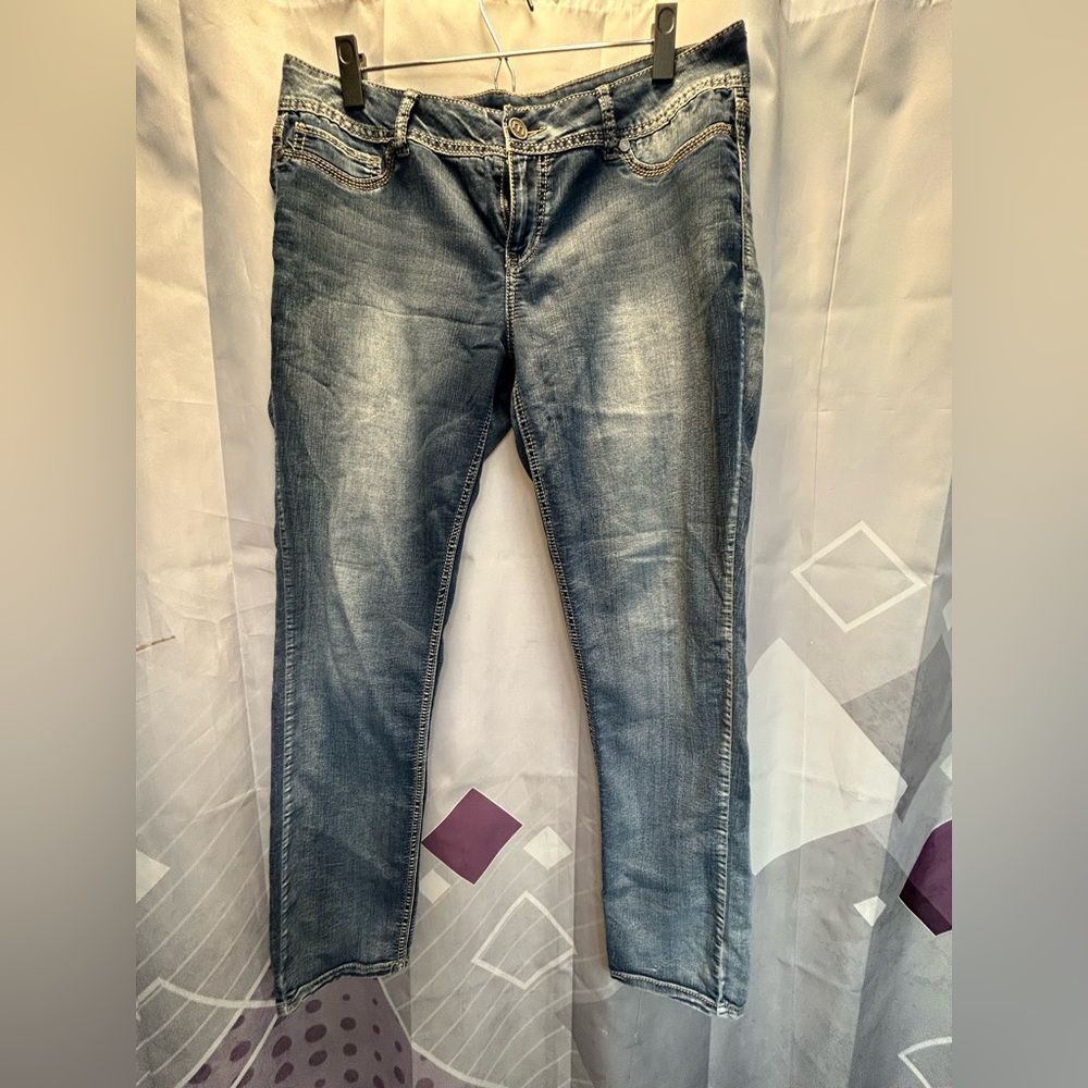 Maurices Faded Blue Skinny Jeans